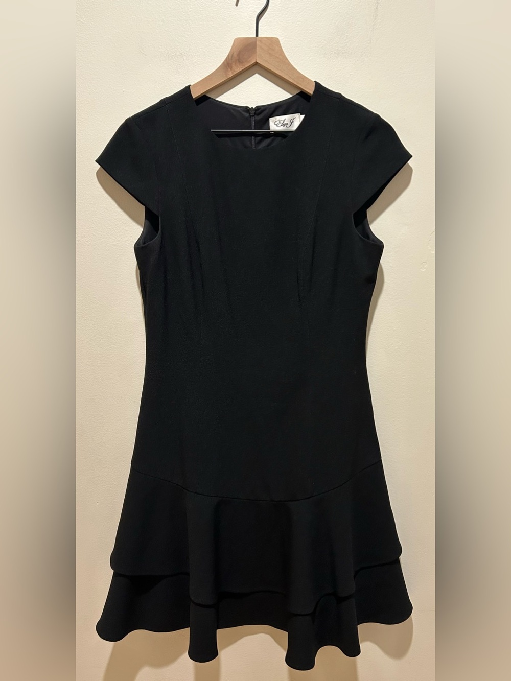 Eliza J Ruffle Crepe Knee Length Black Short Sleeve Dress - Women’s Size 6